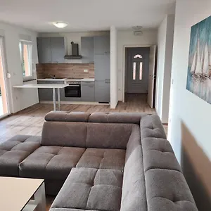 https://apartments-patalic.primorje-gorskikotar.com